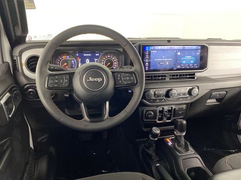 Used 2024 Jeep Wrangler Unlimited Sport AWD/4WD image 19