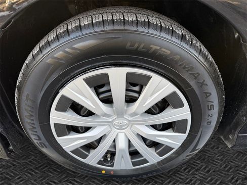 Certified 2020 Toyota Camry LE image 11