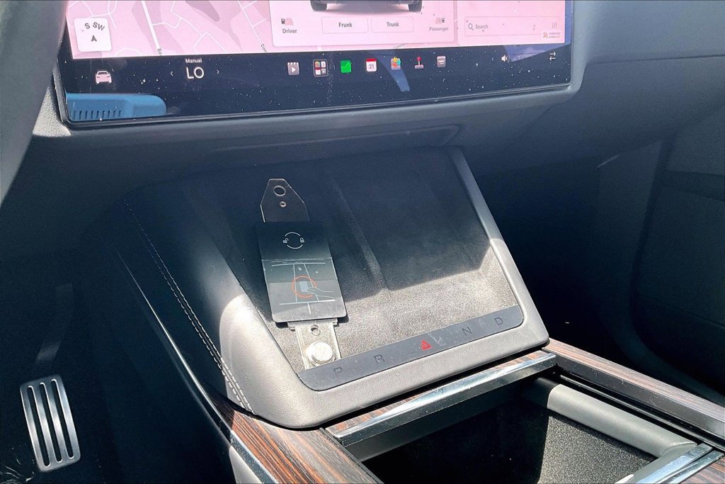 Used 2024 Tesla Model X AWD/4WD image 16