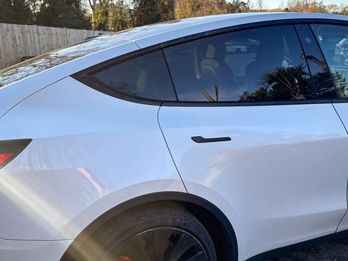 Used 2022 Tesla Model Y Performance image 15