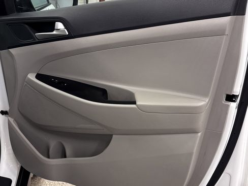 Used 2020 Hyundai Tucson SE image 18