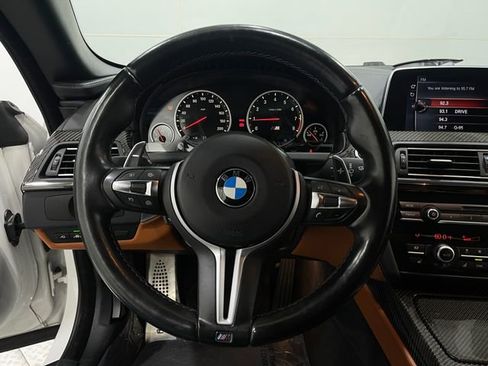 Used 2017 BMW M6 Convertible image 22