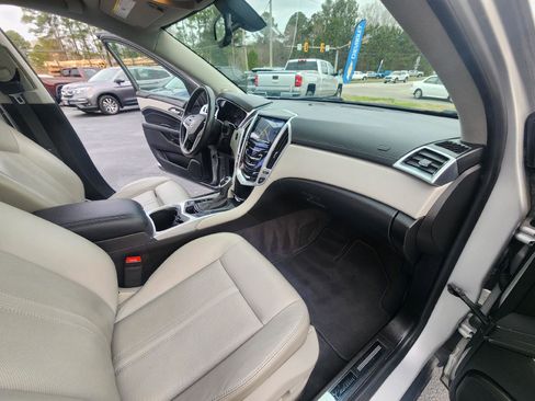 Used 2015 Cadillac SRX Luxury image 11