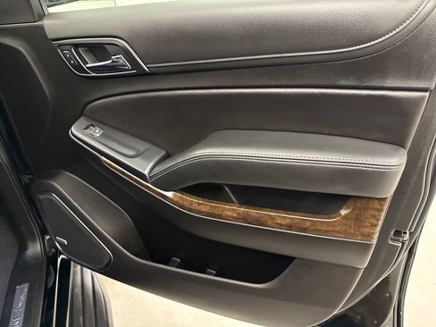 Used 2019 Chevrolet Tahoe LT w/ Luxury Package AWD/4WD image 28