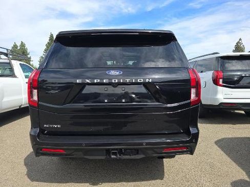 Used 2025 Ford Expedition Active image 5