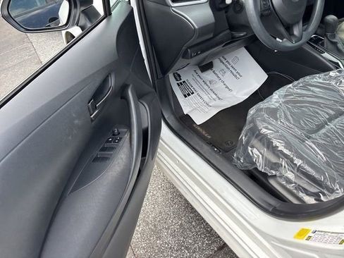 Used 2023 Toyota Corolla LE image 7