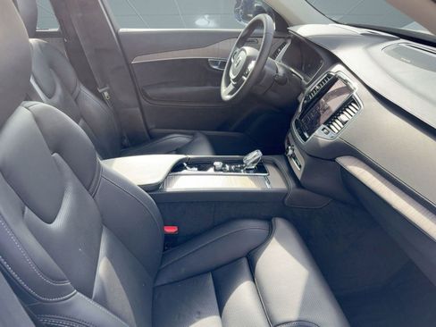 Certified 2024 Volvo XC90 T8 Ultimate w/ Protection Package Premier image 30