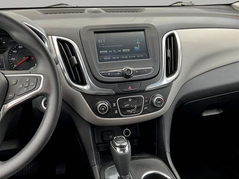 Used 2018 Chevrolet Equinox LS FWD image 9
