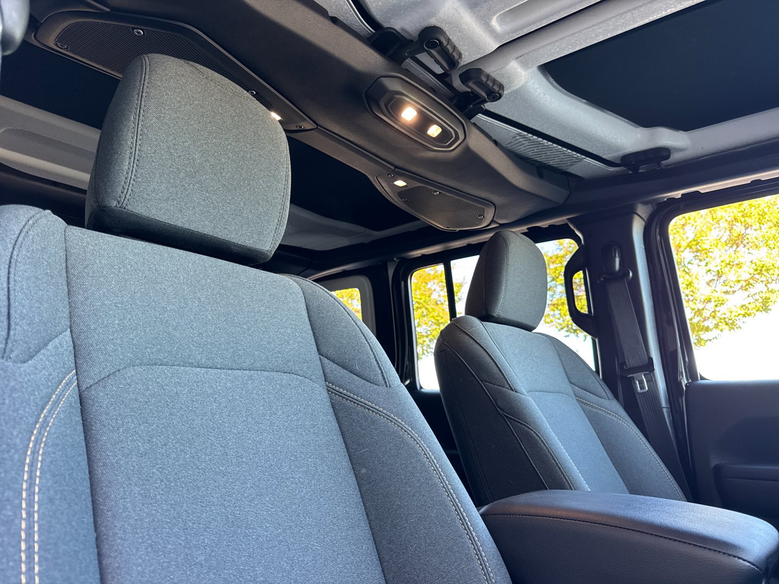 Used 2025 Jeep Wrangler Unlimited Sport S 4xe AWD/4WD image 19
