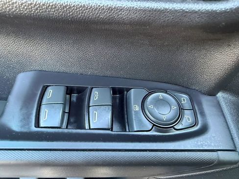 Used 2019 Chevrolet Silverado 1500 Custom w/ Custom Value Package RWD image 9