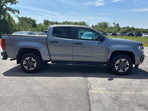 Used 2021 Chevrolet Colorado Z71 w/ LPO, Tonneau and Step Package AWD/4WD image 9