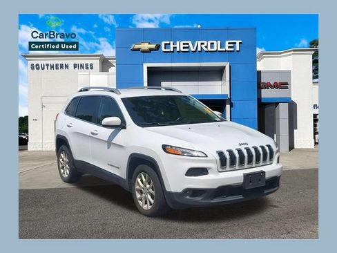 Used 2016 Jeep Cherokee Latitude FWD image 1