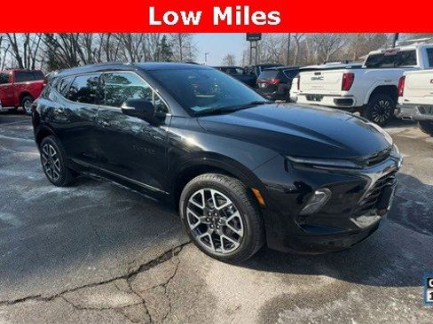 Used 2025 Chevrolet Blazer RS image 2