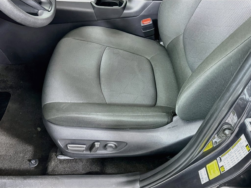 Certified 2025 Toyota RAV4 XLE FWD image 20