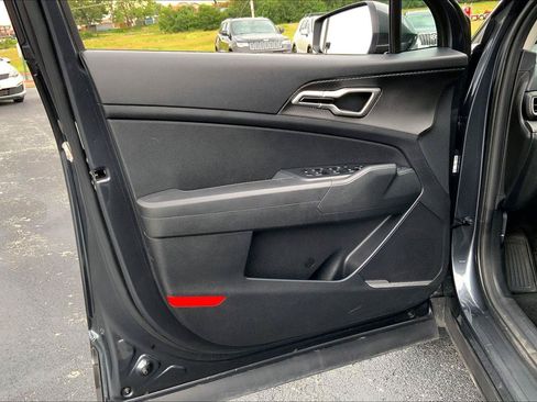 Used 2024 Kia Sportage LX FWD image 19