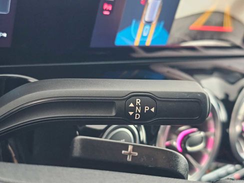 Certified 2025 Mercedes-Benz GLA 250 image 31