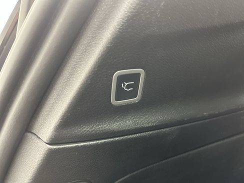 Used 2025 Chrysler Pacifica Select FWD image 31