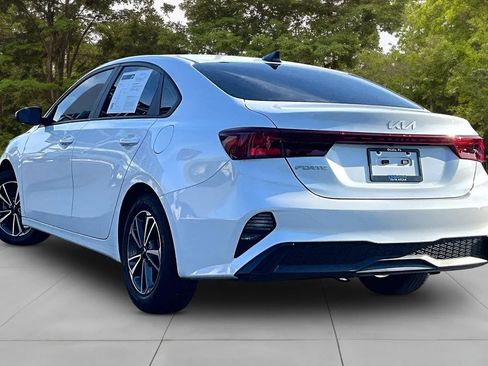 Used 2023 Kia Forte LXS w/ LXS Technology Package FWD image 12