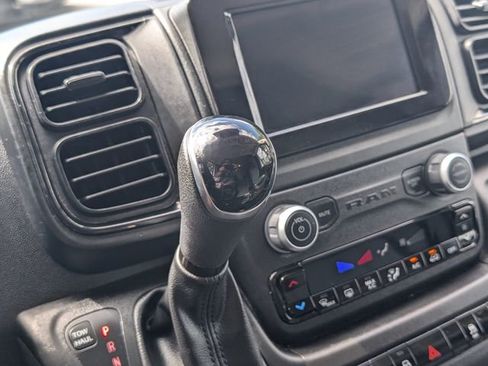 Used 2025 RAM ProMaster 2500 w/ Convenience Group FWD image 24