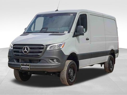 New 2025 Mercedes-Benz Sprinter 2500 image 3