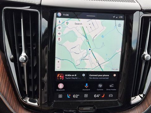 Certified 2023 Volvo XC60 T8 Ultimate w/ Climate Package AWD/4WD image 18