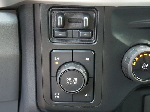 Used 2023 Ford F250 XLT w/ Black Appearance Package AWD/4WD image 38