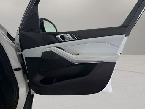 Used 2023 BMW X5 sDrive40i w/ Premium Package image 42