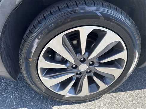 Used 2022 Buick Encore Preferred w/ Safety Package image 32