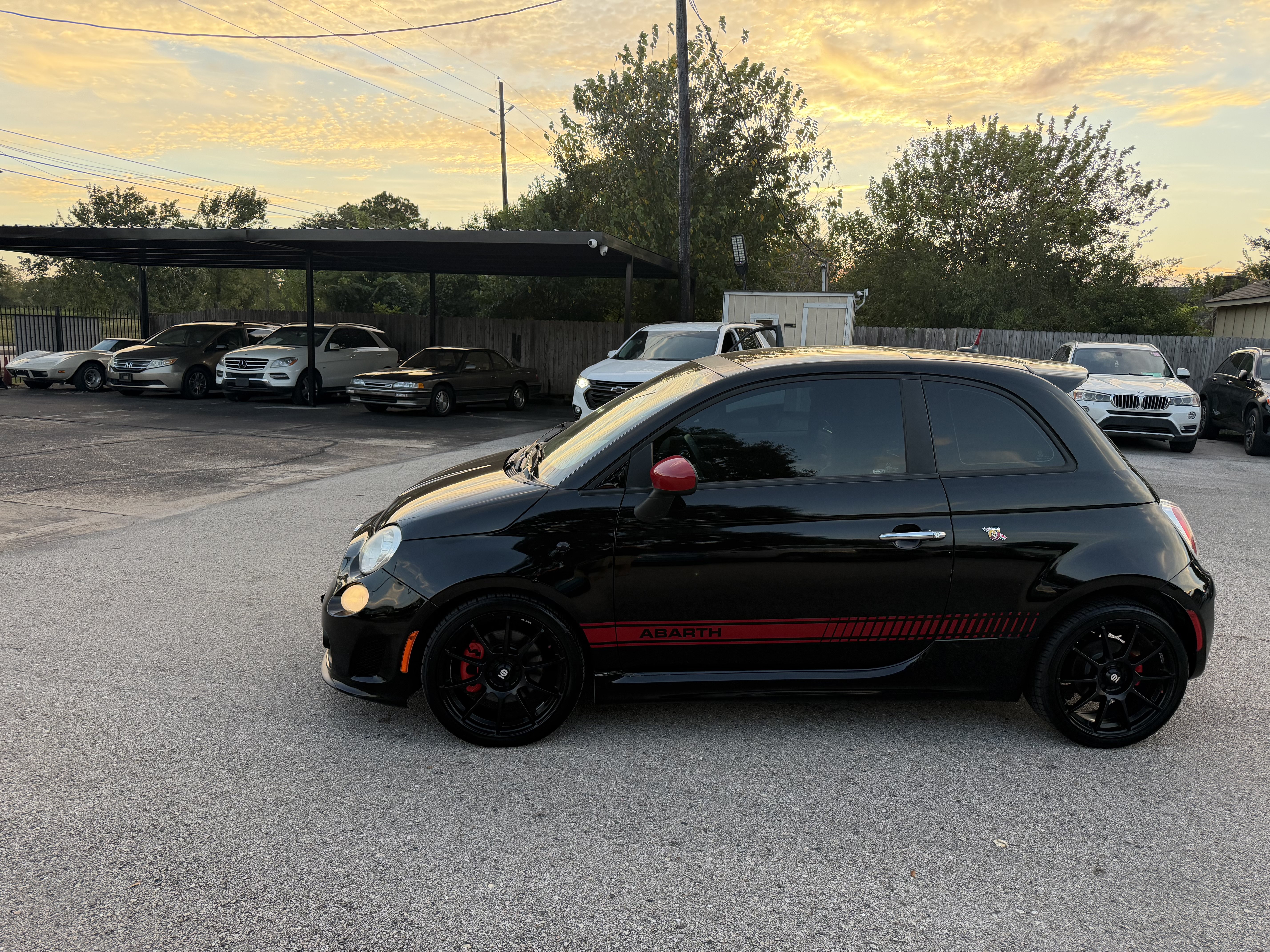 Used 2015 FIAT 500 Abarth w/ Beats Audio Package FWD image 4