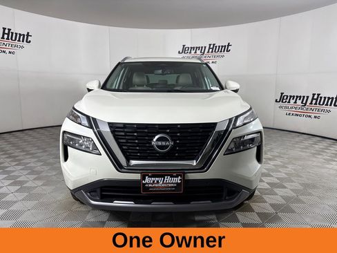 Used 2023 Nissan Rogue SL w/ SL Premium Package image 4