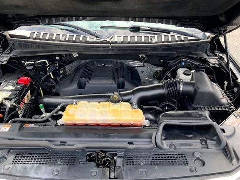 Used 2019 Ford Expedition Limited AWD/4WD image 9