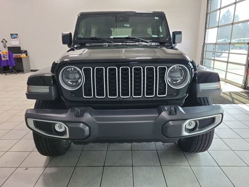 Used 2024 Jeep Wrangler Sahara image 4