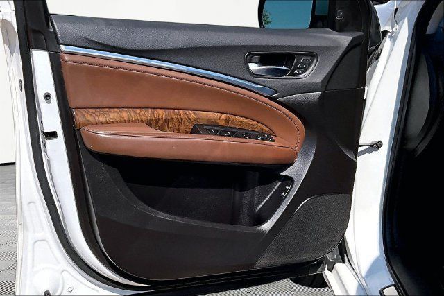 Used 2020 Acura MDX w/ Advance Package FWD image 18