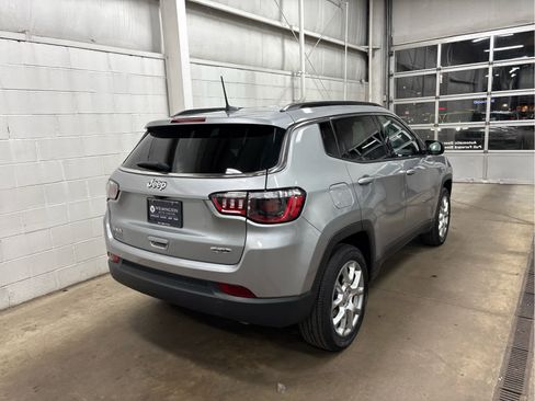 Used 2022 Jeep Compass Latitude image 6