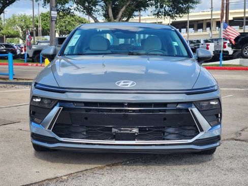 Used 2025 Hyundai Sonata SEL FWD image 2