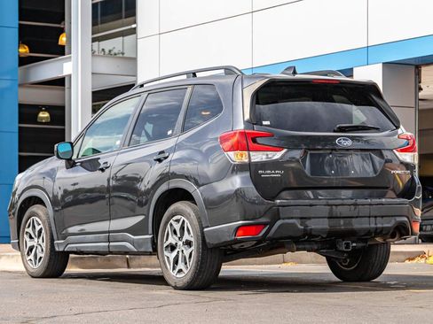 Used 2019 Subaru Forester Premium w/ All-Weather Package AWD/4WD image 3