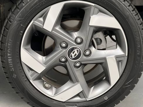 Used 2025 Hyundai Venue SEL FWD image 57