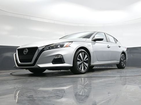 Used 2022 Nissan Altima 2.5 SV w/ SV Premium Package image 38
