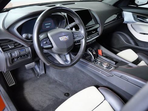 Used 2022 Cadillac CT5 V w/ Premium Package RWD image 3