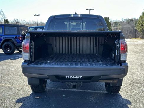 Used 2020 Toyota Tacoma TRD Sport image 14