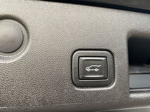Used 2024 Chevrolet Equinox LT FWD image 33