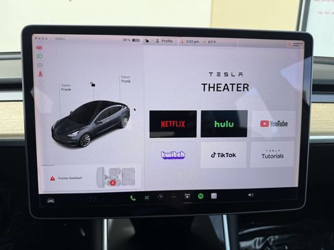 Used 2018 Tesla Model 3 Long Range image 17