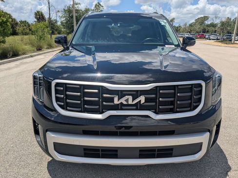 Certified 2025 Kia Telluride S FWD image 3