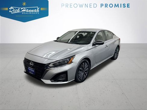 Used 2024 Nissan Altima 2.5 SV image 1