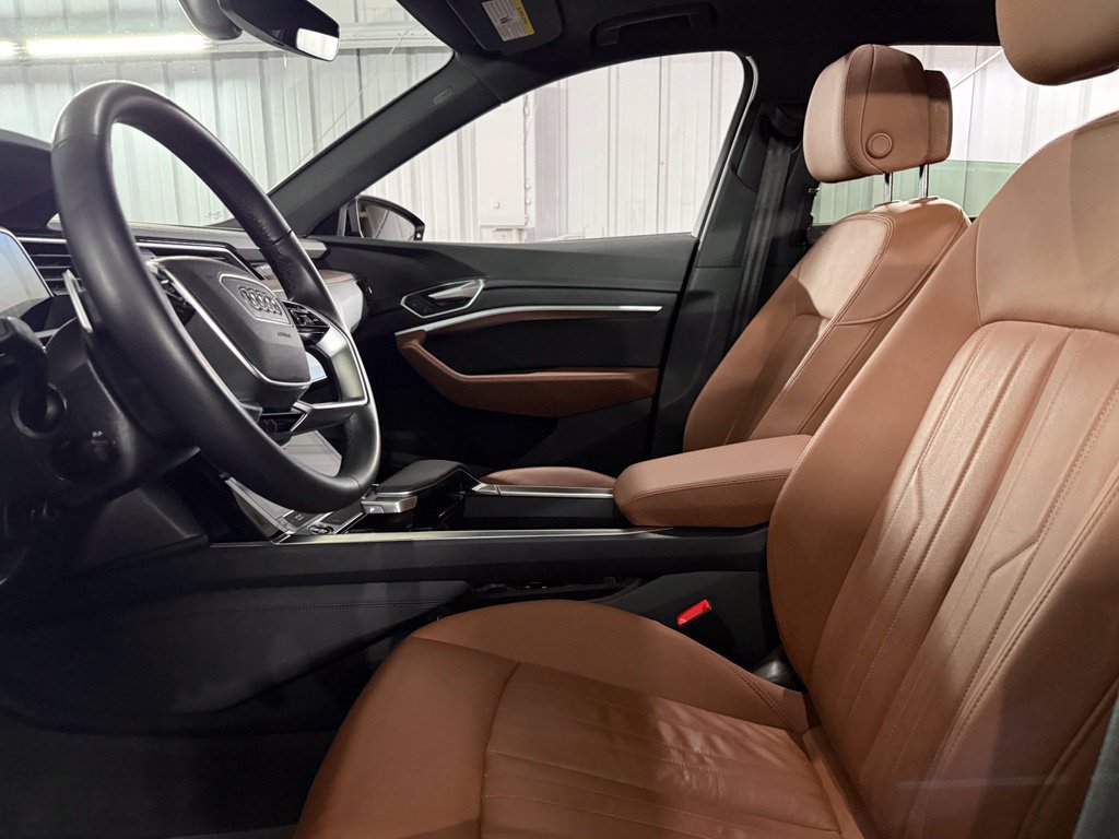 Used 2022 Audi e-tron Premium AWD/4WD image 19