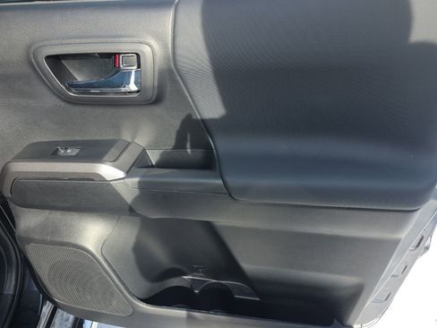 Certified 2023 Toyota Tacoma TRD Off-Road image 18