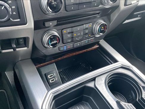 Used 2017 Ford F250 Platinum w/ FX4 Off-Road Package AWD/4WD image 25