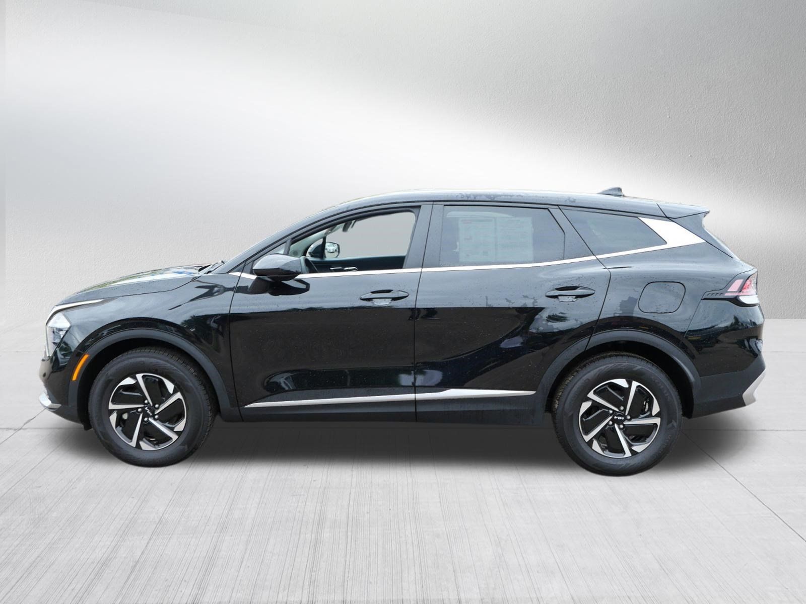 Used 2023 Kia Sportage LX AWD/4WD image 4