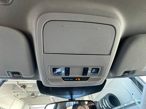 Used 2023 Ford Explorer XLT w/ Equipment Group 202A RWD image 33