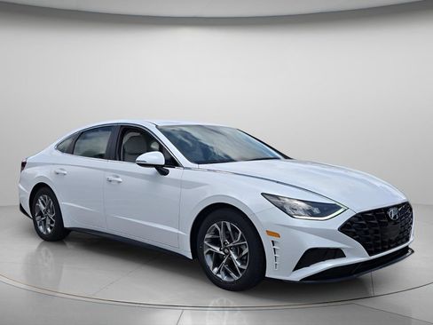Certified 2022 Hyundai Sonata SEL w/ Preferred Accessory Package FWD image 9